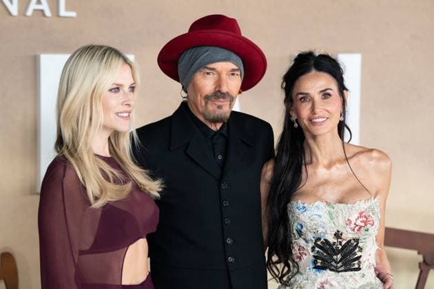 Landman Season Two UK Premiere in London - 16 Nov 2025 Ali Larter, Billy Bob Thornton and Demi Moore (R) attend the Landman Season Two UK Premiere at Cineworld Leicester Square. London United Kingdom Copyright: xLounisxTiarx xSOPAxImagesx _DSC2495