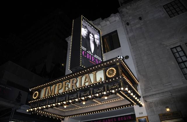 November 16, 2025, New York, Ny, United States: Atmosphere at the Broadway Opening Night of Chess . Held at The Imperial Theatre in New York. Zuma Press November 16, 2025. New York United States - ZUMAp281 20251116_zea_p281_003 Copyright: xPhotoxImagexPressx