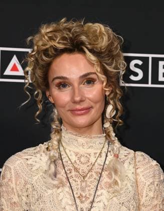 2025 SESAC Nashville Music Awards Clare Bowen arriving at the 2025 SESAC Nashville Music Awards held at the Country Music Hall of Fame and Museum on November 16, 2025 in Nashville, TN Nashville Country Music Hall of Fame and Museum Tennessee USA Copyright: xTammiexArroyox xAFF-USA.comx
