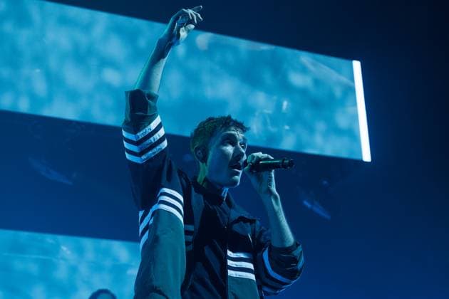 Bastille performs in Brighton, UK Brighton, UK, Bastille, Sunday 16 November 2025 at The Brighton Centre. Dan Smith vocalist pictured., Credit:Andy Sturmey Avalon United Kingdom  Copyright: xAndyxSturmeyx xAvalonx 1052865596