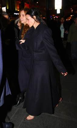 Landman Season Two UK premiere, Cineworld Leicester Square, London, UK, 16 November 2025. Demi Moore leaves the UK premiere of Landman Season Two, Cineworld Leicester Square, London, UK, 16 November 2025., Credit:James Smart Pictures Avalon  Copyright: xJames SmartxPicturesx xAvalonx 1052903331