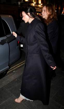 Landman Season Two UK premiere, Cineworld Leicester Square, London, UK, 16 November 2025. Demi Moore leaves the UK premiere of Landman Season Two, Cineworld Leicester Square, London, UK, 16 November 2025., Credit:James Smart Pictures Avalon  Copyright: xJames SmartxPicturesx xAvalonx 1052903332