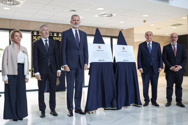 Felipe VI presides over the ceremony for the anniversary of the TEDAX NRBQ and the Central Cybercrime Unit of the National Police King Felipe VI presides, accompanied by the Minister of the Interior, Fernando Grande Marlaska, presides over the anniversary of the TEDAX NRBQ and the Central Cybercrime Unit of the National Police, on November 17, 2025, in Madrid Spain 17 NOVEMBER 2025 Alejandro Martínez Vé Spain  Copyright: xAlejandroxMartinezxVÃ lezx 7105932