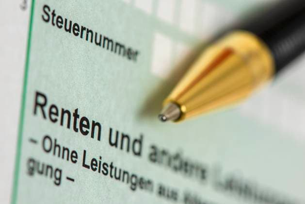 German Pension Insurance A form for the income tax return for the tax office on pensions