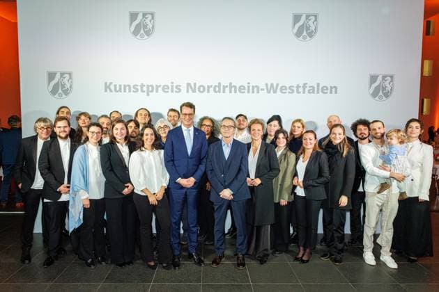 17 11 2025 Düsseldorf This years Art Prize of the State of North Rhine-Westphalia is awarded to the author Ralf Rothmann NRW Minister President Hendrik Wüst and Minister of Culture Ina Brandes present the prize to the