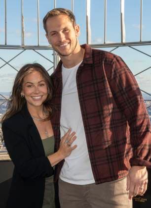November 17, 2025, New York, New York, USA: SHAWN JOHNSON EAST and ANDREW EAST visit The Empire State Building ahead of the season finale of Fox s Special Forces: World Toughest Test in New York. 17 November 2025 New York USA - ZUMAa265 20251117_zep_a265_008 Copyright: xEricxAcquayex