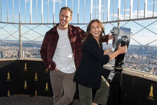 November 17, 2025, New York, New York, USA: SHAWN JOHNSON EAST and ANDREW EAST visit The Empire State Building ahead of the season finale of Fox s Special Forces: World Toughest Test in New York. 17 November 2025 New York USA - ZUMAa265 20251117_zep_a265_012 Copyright: xEricxAcquayex