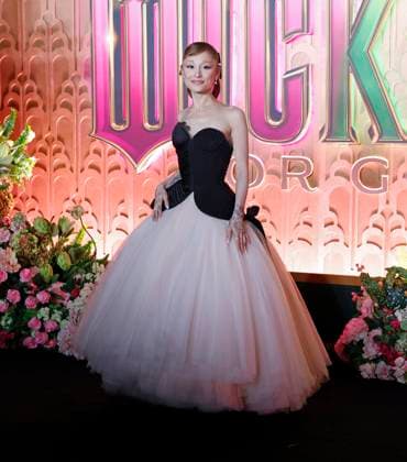 Ariana Grande arrives on the red carpet at the Wicked: For Good! New York Premiere at David Geffen Hall, Lincoln Center on Monday, November 17, 2025 in New York City  NYP20251117113 JOHNxANGELILLO