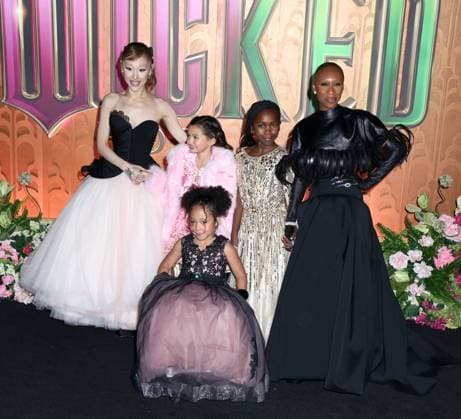 Wicked: For Good New York Premiere Ariana Grande, Scarlett Spears, Cesily Collette Taylor, Karis Musongole and Cynthia Erivo attending the Wicked: For Good New York Premiere held at the David Geffen Hall on November 17, 2025 in New York City, NY New York City David Geffen Hall NY USA Copyright: xStevenxBergman AFF-USA.COMx