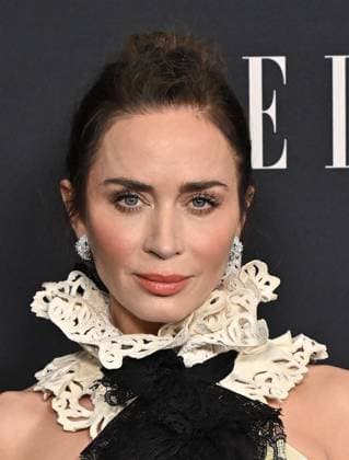 Elle Women In Hollywood 2025 Emily Blunt arriving to Elle Women In Hollywood 2025 held at the Four Seasons Hotel Los Angeles at Beverly Hills on November 17, 2025 in Los Angeles, Ca. Los Angeles Four Seasons Hotel Los Angeles at Beverly Hills California USA Copyright: xStarbuck AFF-USA.COMx