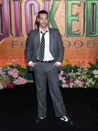 Wicked: For Good New York Premiere Matt Rogers attending the Wicked: For Good New York Premiere held at the David Geffen Hall on November 17, 2025 in New York City, NY New York City David Geffen Hall NY USA Copyright: xStevenxBergman AFF-USA.COMx