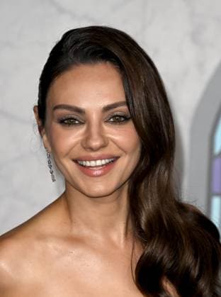 ˜Wake Up Dead Man: A Knives Out Mystery™ Premiere Mila Kunis arriving to Netflix™s Wake Up Dead Man: A Knives Out Mystery Los Angeles premiere held at the Academy Museum of Motion Pictures on November 17, 2025 in Los Angeles, Ca. Los Angeles Academy Museum of Motion Picture California USA Copyright: xLeexWatt AFF-USA.COMx
