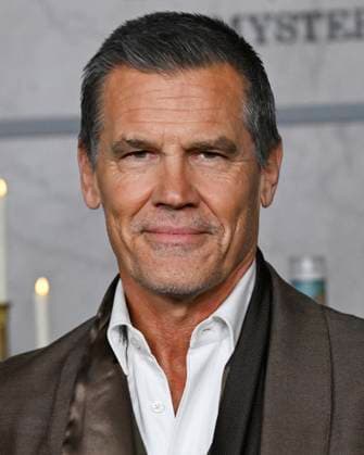 November 17, 2025, Los Angeles, California, USA: American actor JOSH BROLIN, 57, attends Los Angeles red carpet premiere of Wake Up Dead Man: A Knives Out Mystery Los Angeles USA - ZUMAb173 20251117_aap_b173_003 Copyright: xBillyxBennightx