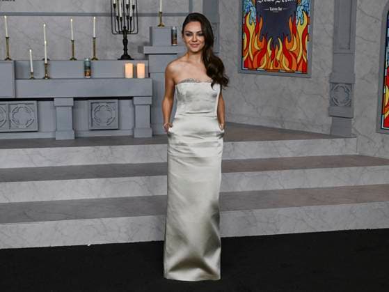 November 17, 2025, Los Angeles, California, USA: Ukrainian-born American actress and model MILA KUNIS, 42, attends Los Angeles red carpet premiere of Wake Up Dead Man: A Knives Out Mystery Los Angeles USA - ZUMAb173 20251117_aap_b173_008 Copyright: xBillyxBennightx