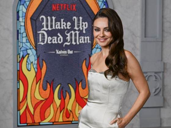 November 17, 2025, Los Angeles, California, USA: Ukrainian-born American actress and model MILA KUNIS, 42, attends Los Angeles red carpet premiere of Wake Up Dead Man: A Knives Out Mystery Los Angeles USA - ZUMAb173 20251117_aap_b173_010 Copyright: xBillyxBennightx