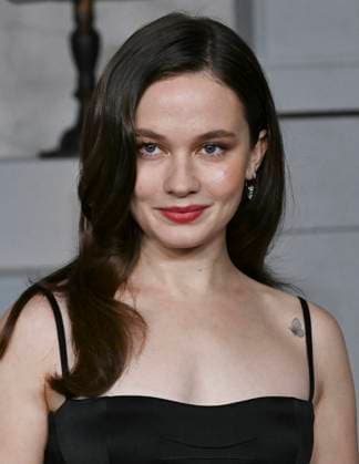 November 17, 2025, Los Angeles, California, USA: American actress and singer CAILEE SPAENY, 27, attends Los Angeles red carpet premiere of Wake Up Dead Man: A Knives Out Mystery Los Angeles USA - ZUMAb173 20251117_aap_b173_016 Copyright: xBillyxBennightx