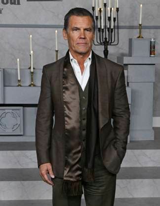 November 17, 2025, Los Angeles, California, USA: American actor JOSH BROLIN, 57, attends Los Angeles red carpet premiere of Wake Up Dead Man: A Knives Out Mystery Los Angeles USA - ZUMAb173 20251117_aap_b173_029 Copyright: xBillyxBennightx