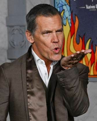November 17, 2025, Los Angeles, California, USA: American actor JOSH BROLIN, 57, attends Los Angeles red carpet premiere of Wake Up Dead Man: A Knives Out Mystery Los Angeles USA - ZUMAb173 20251117_aap_b173_037 Copyright: xBillyxBennightx