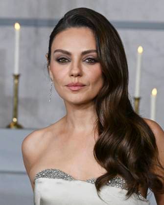 November 17, 2025, Los Angeles, California, USA: Ukrainian-born American actress and model MILA KUNIS, 42, attends Los Angeles red carpet premiere of Wake Up Dead Man: A Knives Out Mystery Los Angeles USA - ZUMAb173 20251117_aap_b173_041 Copyright: xBillyxBennightx