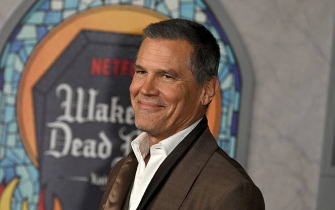 ˜Wake Up Dead Man: A Knives Out Mystery™ Premiere Josh Brolin arriving to Netflix™s Wake Up Dead Man: A Knives Out Mystery Los Angeles premiere held at the Academy Museum of Motion Pictures on November 17, 2025 in Los Angeles, Ca. Los Angeles Academy Museum of Motion Pictures California USA Copyright: xLeexWatt AFF-USA.COMx