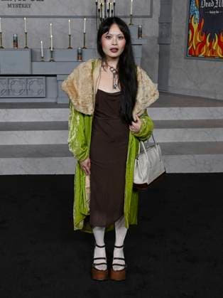 November 17, 2025, Los Angeles, California, USA: YouTuber MINA LE attends Los Angeles red carpet premiere of Wake Up Dead Man: A Knives Out Mystery Los Angeles USA - ZUMAb173 20251117_aap_b173_056 Copyright: xBillyxBennightx