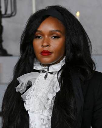 November 17, 2025, Los Angeles, California, USA: Grammy-nominated singer, rapper, songwriter, producer, and actress JANELLE MONAE. 39, attends Los Angeles red carpet premiere of Wake Up Dead Man: A Knives Out Mystery Los Angeles USA - ZUMAb173 20251117_aap_b173_059 Copyright: xBillyxBennightx
