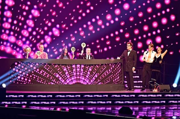 Lets Dance Live Jorge Gonzalez , Motsi Mabuse , Joachim Llambi , Daniel Hartwich , Taliso Engel and Patricija Ionel during the live show Lets Dance on 17 11 2025 in the Festhalle Frankfurt 20251117MWI095854