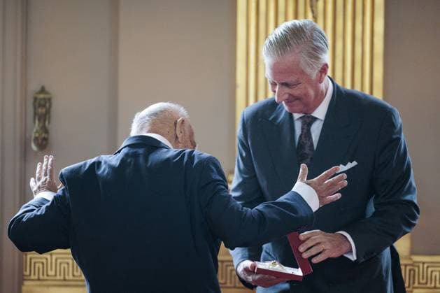 Simon Gronowski and King Philippe - Filip of Belgium pictured during a royal reception for people who have been bestowed with the grace of nobility, on Tuesday 18 November 2025, at the Royal Palace in Brussels.  NICOLASxMAETERLINCK 142415816