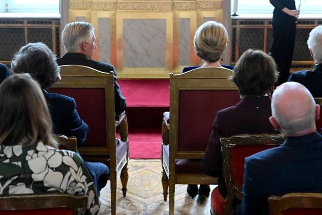 King And Queen Grant New Honorary Titles BRUSSELS, BELGIUM - NOVEMBER 18 : King Philippe and Queen Mathilde receive the persons who have been granted a noble title or an honorary distinction for their achievements in their respective fields. This ceremony takes place at the Royal Palace in Brussels..on November 18, 2025 in Brussels, Belgium, 18 11 2025 Brussels Belgium  Copyright: xBertxVanxDenxBrouckex