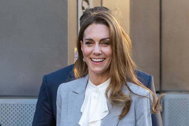 November 18, 2025, London, England, United Kingdom: CATHERINE, Princess of Wales, leaves Salesforce Tower in the City of London after attending the Future Workforce Summit hosted by the Royal Foundation Business Taskforce for Early Childhood. London United Kingdom - ZUMAk172 20251118_zip_k172_030 Copyright: xThomasxKrychx