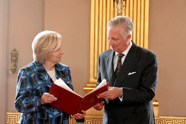 King And Queen Grant New Honorary Titles BRUSSELS, BELGIUM - NOVEMBER 18 : Madame Barbara SCHMIDBURG receives the tiltle of Baron. King Philippe receives the persons who have been granted a noble title or an honorary distinction for their achievements in their respective fields. This ceremony takes place at the Royal Palace in Brussels..on November 18, 2025 in Brussels, Belgium, 18 11 2025 Brussels Belgium  Copyright: xBertxVanxDenxBrouckex