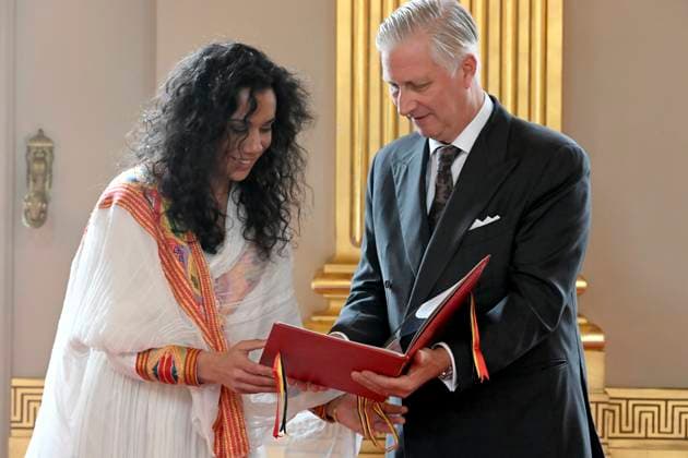 King And Queen Grant New Honorary Titles BRUSSELS, BELGIUM - NOVEMBER 18 : Madame Salomé VAN BILLOEN receives the tiltle of Baron. King Philippe receives the persons who have been granted a noble title or an honorary distinction for their achievements in their respective fields. This ceremony takes place at the Royal Palace in Brussels..on November 18, 2025 in Brussels, Belgium, 18 11 2025 Brussels Belgium  Copyright: xBertxVanxDenxBrouckex