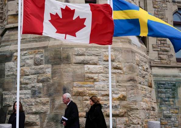 November 18, 2025, Ottawa, On, CANADA: Sweden s King Carl XVI Gustaf and Queen Silvia arrive on Parliament Hill during a visit in Ottawa, on Tuesday, Nov. 18, 2025. Ottawa CANADA  - ZUMAc35_ 20251118_zaf_c35_043 Copyright: xJustinxTangx