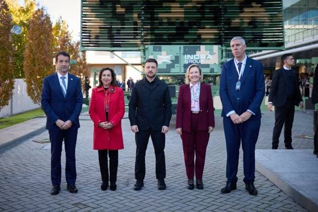 Volodymyr Zelenskyy - King Felipe VI meeting in Spain MADRID, SPAIN - NOVEMBER 18: (----EDITORIAL USE ONLY - MANDATORY CREDIT - UKRAINIAN PRESIDENCY HANDOUT - NO MARKETING NO ADVERTISING CAMPAIGNS - DISTRIBUTED AS A SERVICE TO CLIENTS----) President of Ukraine Volodymyr Zelenskyy (C) takes part in a Spanish-Ukrainian technology meeting dedicated to expanding defense cooperation at the facilities of the Indra Group with the participation of Spain’s Minister of Defense Margarita Robles (2nd L), in Madrid, Spain on November 18, 2025. Ukranian Presidency Handout Anadolu Madrid Spain. Editorial use only. Please get in touch for any other usage.  Copyright: x2025xAnadoluxUkranianxPresidencyx xHandoutx