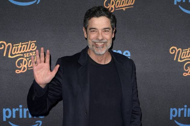 Mc Rome 18 11 2025 red carpet movie ˜Christmas without Santa Claus™ photo Mario Cartelli Image in photo Alessandro Gassmann
