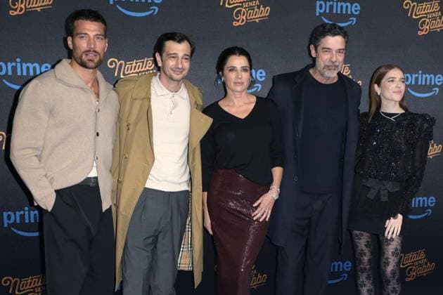 Mc Rome 18 11 2025 red carpet movie ˜Christmas without Santa Claus™ photo Mario Cartelli Image in photo the cast