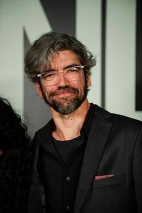 Premiere of La voz de Hind Actor Javier Botetposa during the red carpet of the film La voz de Hind, at the Palacio de la Prensa, on November 18, 2025, in Madrid Spain The film narrates the anguished wait of a six-year-old Palestinian girl, trapped in a car under fire in Gaza, while the Red Crescent tries to rescue her, The film focuses on the drama of the calls for help and the helplessness of those who try to help her, without showing explicit violence 18 NOVEMBER 2025 PREMIERE FILM PRESENTATION CINE GAZA Madrid Madrid Spain  Copyright: xMateoxLanzuelax 7110078