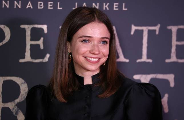 London Premiere of Desperate Journey at Odeon Luxe Leicester Square in London, UK - 18 Nov 2025 Anna Mawn attends the London Premiere of Desperate Journey at Odeon Luxe Leicester Square. London United Kingdom Copyright: xFredxDuvalx xSOPAxImagesx FD_Desperate_Journey_06