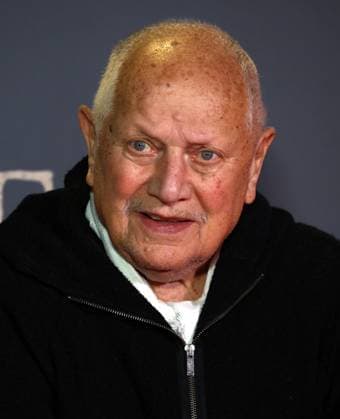 London Premiere of Desperate Journey at Odeon Luxe Leicester Square in London, UK - 18 Nov 2025 Steven Berkoff attends the London Premiere of Desperate Journey at Odeon Luxe Leicester Square. London United Kingdom Copyright: xFredxDuvalx xSOPAxImagesx FD_Desperate_Journey_09