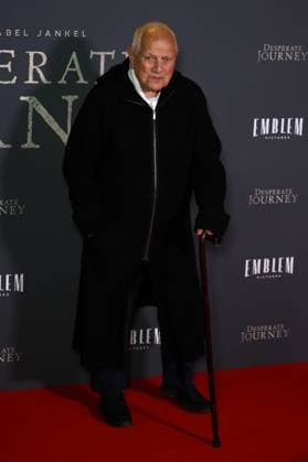 London Premiere of Desperate Journey at Odeon Luxe Leicester Square in London, UK - 18 Nov 2025 Steven Berkoff attends the London Premiere of Desperate Journey at Odeon Luxe Leicester Square. London United Kingdom Copyright: xFredxDuvalx xSOPAxImagesx FD_Desperate_Journey_12