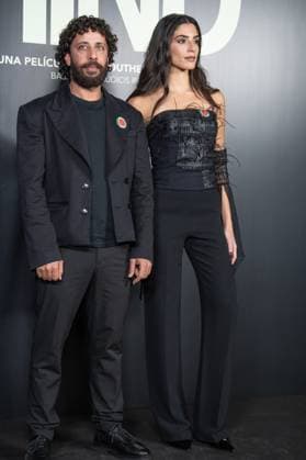 November 18, 2025, Madrid, Spain: Motaz Malhees and Saja Kilani poses during the premiere for the film La Voz de Hind , at the Palacio de la Prensa, in Madrid. Madrid Spain - ZUMAs197 20251118_aab_s197_056 Copyright: xAtilanoxGarciax