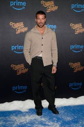 Natale senza Babbo blu carpet in Rome, Italy - 18 Nov 2025 Simone Susinna attends the blu carpet of movie Natale senza Babbo at Cinema Adriano. Rome Italy Copyright: xMarioxCartellix xSOPAxImagesx _DSC5026