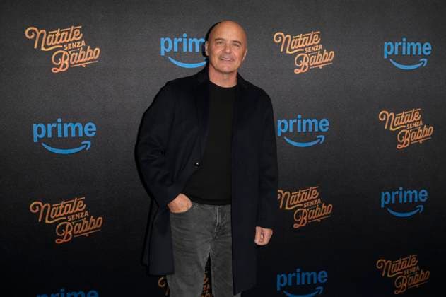 November 18, 2025, Rome, Italy: Luca Zingaretti attends the blu carpet of movie Natale senza Babbo at Cinema Adriano. Rome Italy - ZUMAs197 20251118_aaa_s197_135 Copyright: xMarioxCartellix