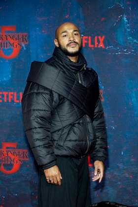 Stranger Things 5 , Fan Event at Tempelhof Airport, Berlin, 18 11 2025 Malick Bauer at the fan event for Stranger Things in Hangar 7 at Tempelhof Airport in Berlin on 18 11 2025 Berlin Tempelhof Airport Copyright: xAnitaxBuggex