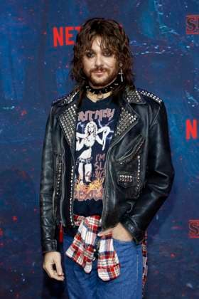 Stranger Things 5 , Fan Event at Tempelhof Airport, Berlin, 18 11 2025 Riccardo Simonetti at the fan event for Stranger Things in Hangar 7 at Tempelhof Airport in Berlin on 18 11 2025 Berlin Tempelhof Airport Copyright: xAnitaxBuggex