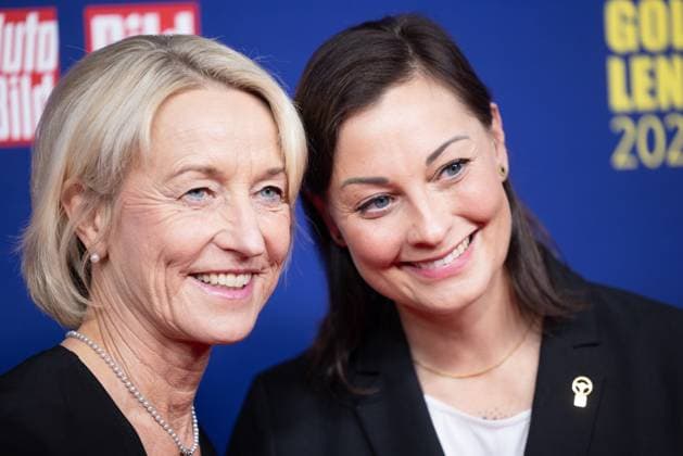 The Golden Steering Wheel 2025 Isolde Holderied, rally driver and Lina van de Mars TV presenter Award ceremony Auto BILD The Golden Steering Wheel 2025 in the Axel Springer building in Berlin Copyright: xEventpressxFuhrx