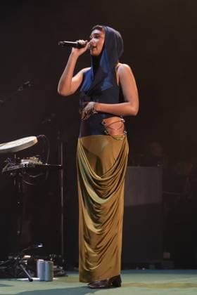 London, United Kingdom. 18th October 2025. Joy Crookes performs live at O2 Academy Brixton. Cristina Massei Alamy Live News  Copyright: xcristinaxmasseix xipa-agency.netx xx IPA_Agency_IPA68108768