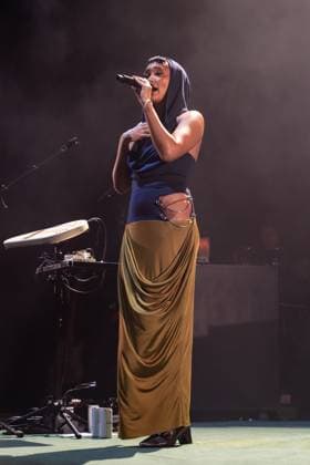 London, United Kingdom. 18th October 2025. Joy Crookes performs live at O2 Academy Brixton. Cristina Massei Alamy Live News  Copyright: xcristinaxmasseix xipa-agency.netx xx IPA_Agency_IPA68108770