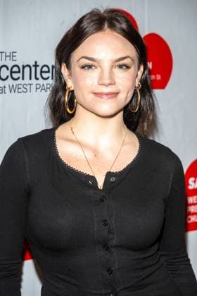 All About Eve Center at West Park Staged Reading, New York, New York, USA - 17 Nov 2025 (NEW) "All About Eve" Center at West Park Staged Reading. November 17, 2025, New York, New York, USA: Ella Stiller attends a reading of "All About Eve" to benefit Center At West Park and the preservation of the landmark West Park Presbyterian Church on November 17, 2025 in New York City. (Credit: M10s TheNews2) (Foto: M10s Thenews2 imago images) All About Eve Center at West Park Staged Reading, New York, New York, USA - 17 Nov 2025  Copyright: xRonxAdarx