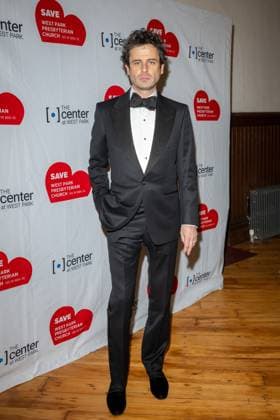 All About Eve Center at West Park Staged Reading, New York, New York, USA - 17 Nov 2025 (NEW) "All About Eve" Center at West Park Staged Reading. November 17, 2025, New York, New York, USA: Luke Kirby attends a reading of "All About Eve" to benefit Center At West Park and the preservation of the landmark West Park Presbyterian Church on November 17, 2025 in New York City. (Credit: M10s TheNews2) (Foto: M10s Thenews2 imago images) All About Eve Center at West Park Staged Reading, New York, New York, USA - 17 Nov 2025  Copyright: xRonxAdarx